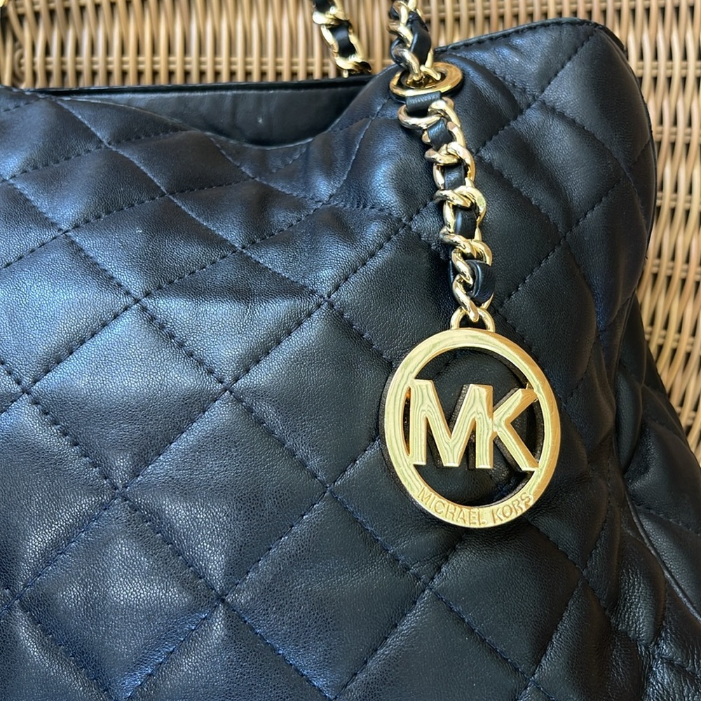 Michael Kors Black Quilted Leather Susannah Shoulder Bag Amazing Condition - Picture 6 of 12
